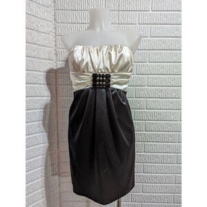 XOXO Women's Black White Strapless Rhinestone Trimmed Sheath Cocktail Dress Sz 3
